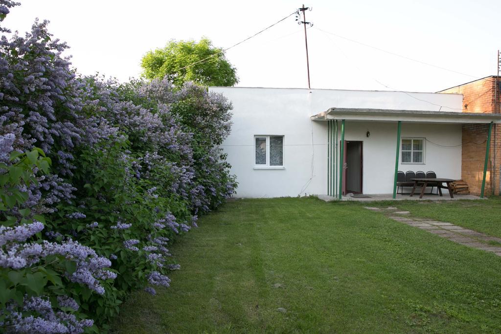 Kihnu Sadama Oeoemaja Guesthouse Lemsi Zewnętrze zdjęcie